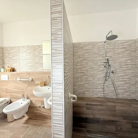 Se224 - Senigallia, Ampio E Luminoso Con Giardino アパート セニガッリア
